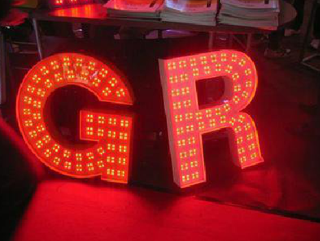 兰考LED发光字常见的安装误区。